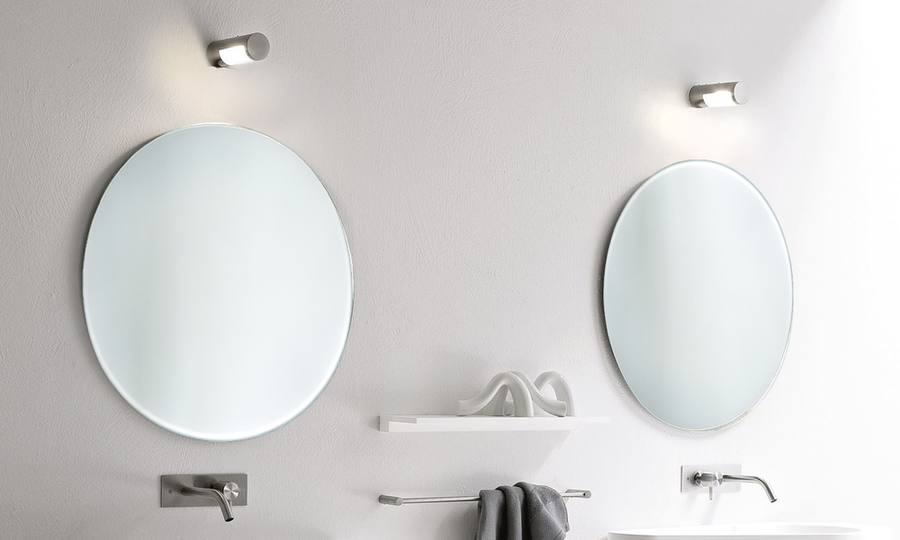 Chauffages de salle de bain installed in an interior